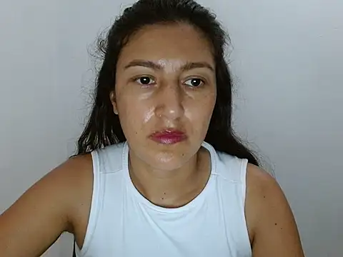 SarahFriendly's Live XXX Chat