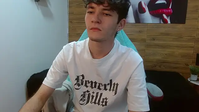 trevor_mob's Live XXX Chat