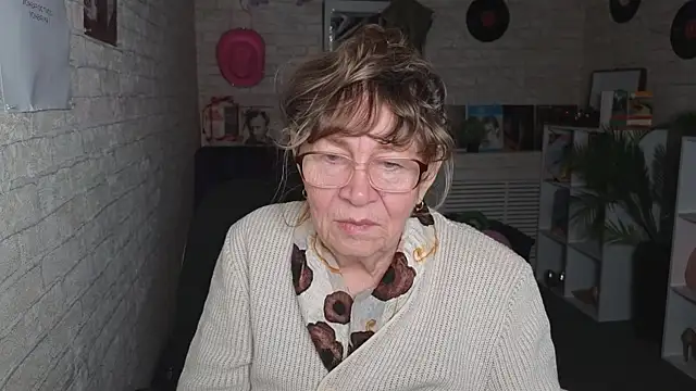 Betty_Brick Chat XXX in diretta