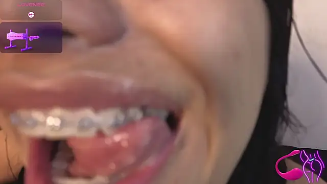 XXX chat uživo modela Issafoxx