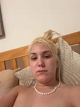 OliviaMaeBabe 网络视讯表演