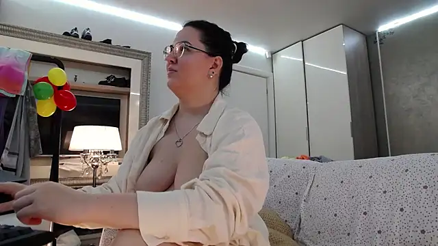 ILoveToFeelU Chat XXX in diretta