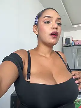 Chatroom XXX en direct de Sara-77