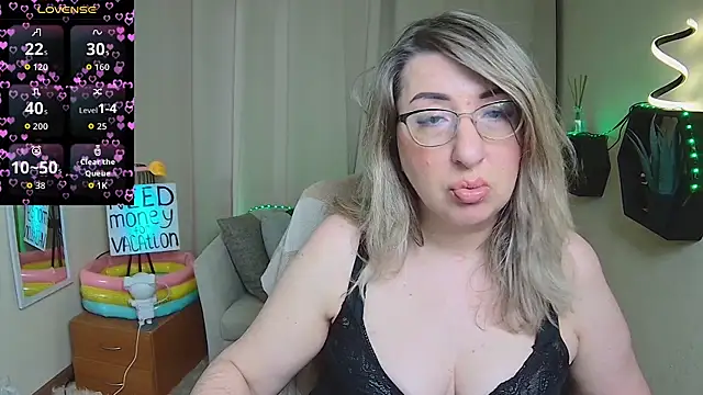 Chat +18 de KKMimiKK ao vivo