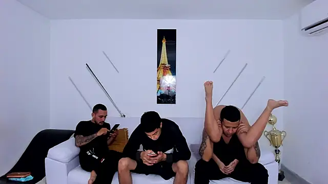 Pokazy przed kamerką – brutal_sex_room2