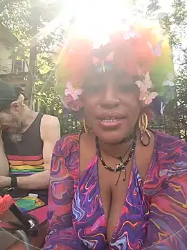 AmazonianMistress Webcam Show