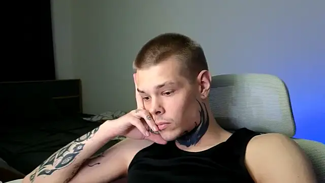 DENIS_HERE live XXX chat