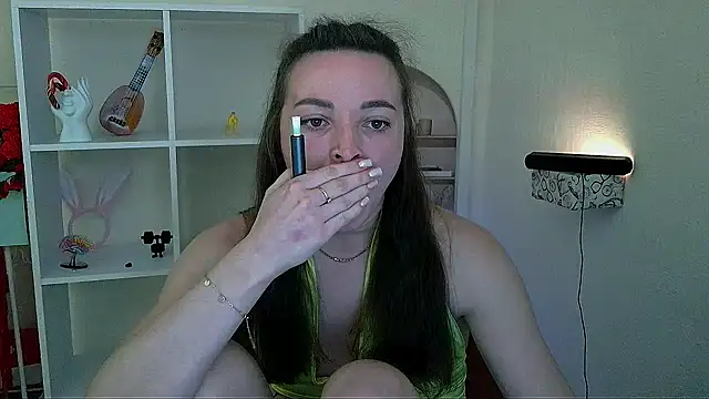 XXX chat uživo modela _Barbie_Kiss_