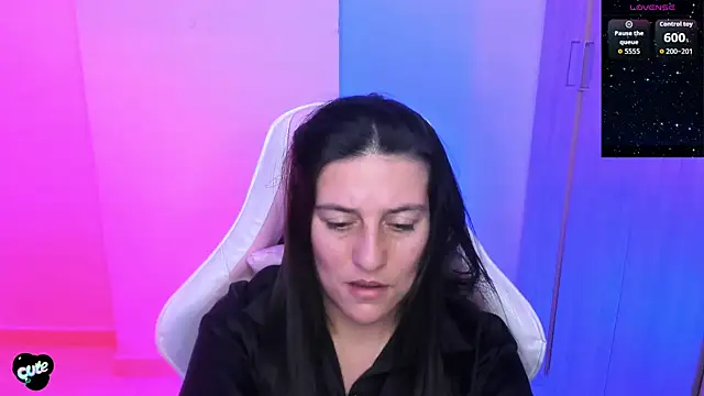 Živý XXX chat Saskyaa