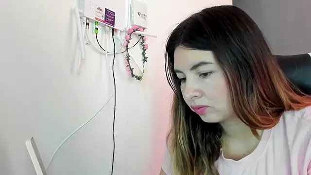 Chat +18 de __Emma__11__Lecat_ ao vivo