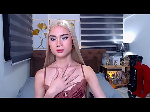 XXX chat uživo modela JuicyCockThea
