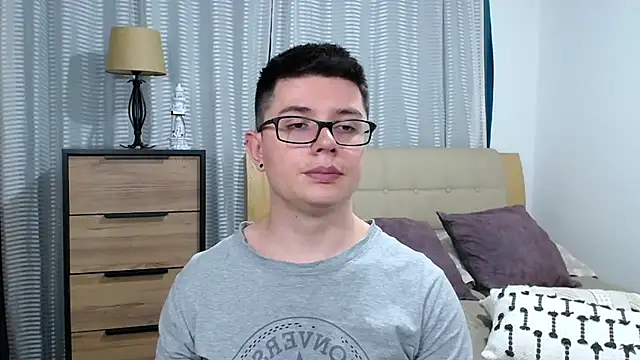 BlackFoXXX69 Adlı Modelin Canlı XXX Sohbeti