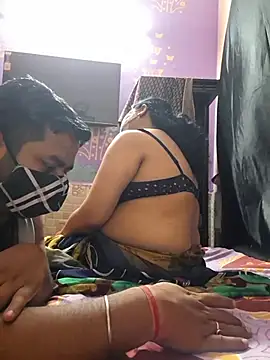 XXX chat uživo modela bobbyronak