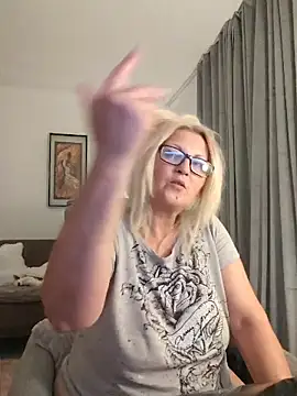 Divineblond's Webcam Show