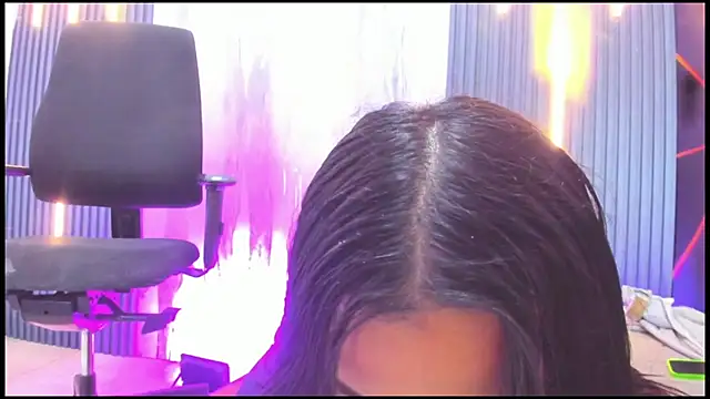 Miss_Isa_ Live XXX-Chat