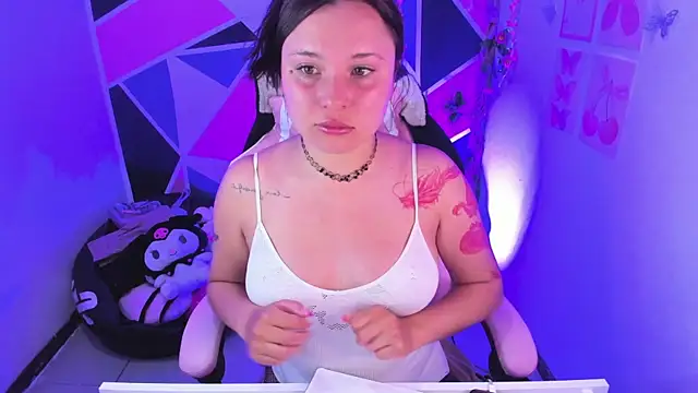 little_emma0 Live XXX Chat