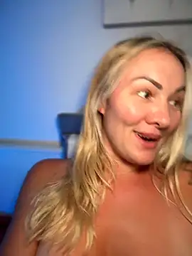 Show modela NastyMilf_ na web-kameri