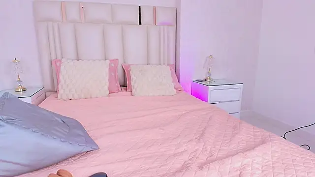 alanarose18's Live XXX Chat