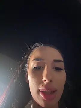 دردشة BlueEyes_BB الجنسية المباشرة