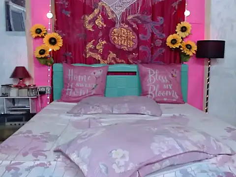 UrAsianPrincessDanie Show Webcam