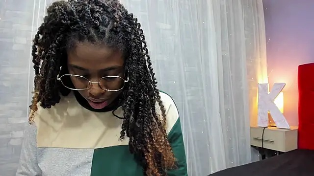 KatieGomez's Live XXX Chat