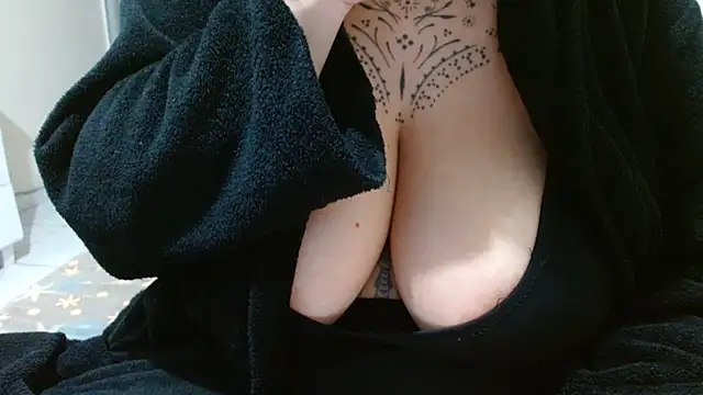 XXX chat uživo modela vaholiver