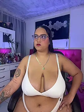 Teffy__xxx: διαδικτυακό σόου στην κάμερα