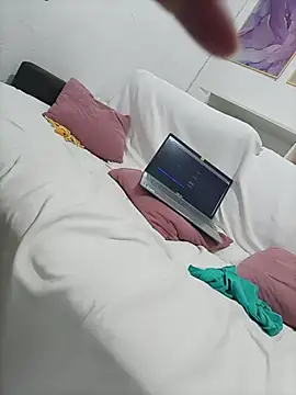 Show de UnaCoppiaCalda na webcam