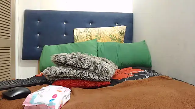 CurvyAssXX21 Chat XXX live