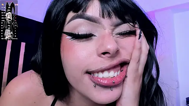 Chatroom XXX en direct de Nyveth