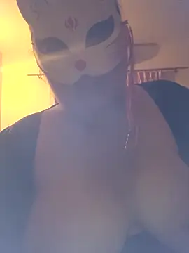 madisonasian Show in webcam