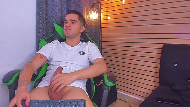 Brandoncrew Live XXX Chat