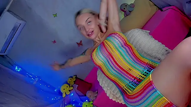 Show modela YourLizzyDoll na web-kameri