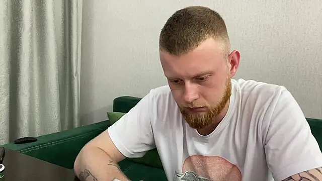 Adam_ice Chat XXX in diretta