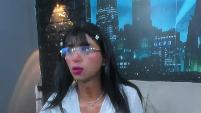 Chatroom XXX en direct de Charlot_bloom
