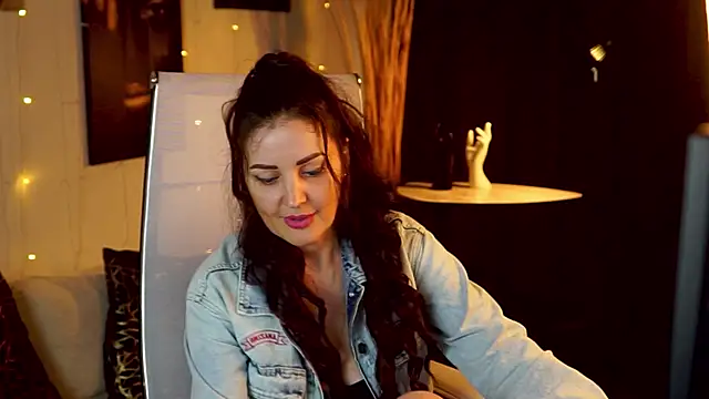 AureliaVane Adlı Modelin Canlı XXX Sohbeti