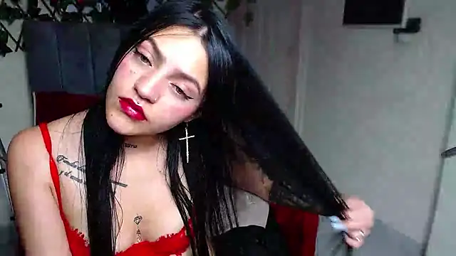 Violettasquirt Adlı Modelin Canlı XXX Sohbeti