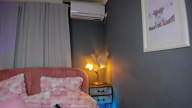 AmedeeaBanks 现场XXX聊天