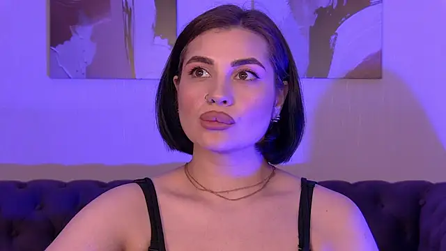 AdrianaToress' Live XXX Chat