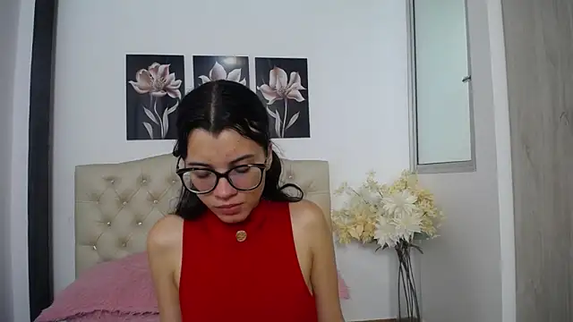 pinky_f00x Chat XXX live