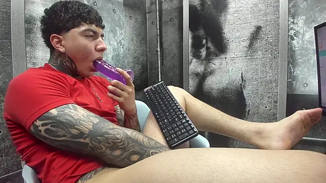 Gury_tattoo élő XXX-chatje
