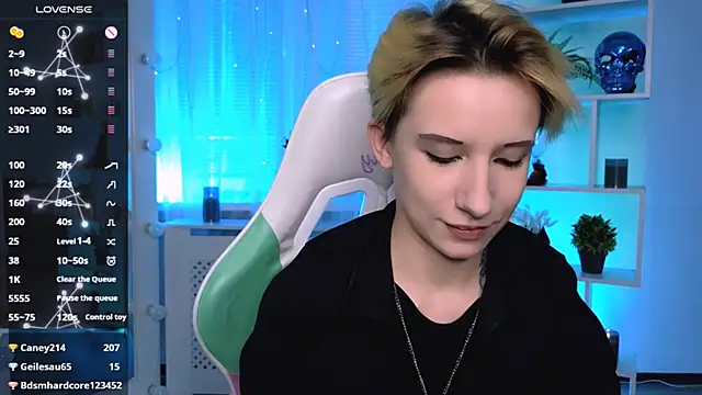 XXX chat uživo modela _Rein_ramm