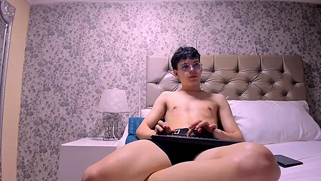 AngeloBocellii's Webcam Show