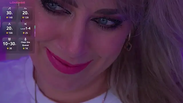 CandyLadyyy Adlı Modelin Canlı XXX Sohbeti