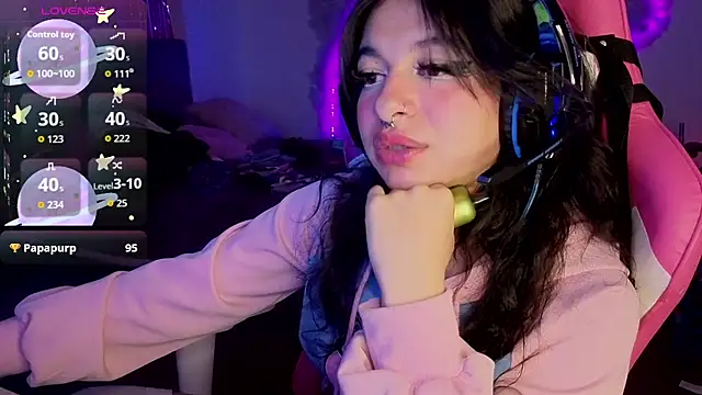 larah_uwu Adlı Modelin Canlı XXX Sohbeti