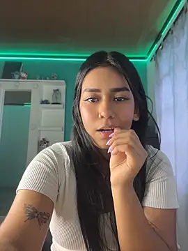 Онлайн чат XXX ALANAH_KITTY