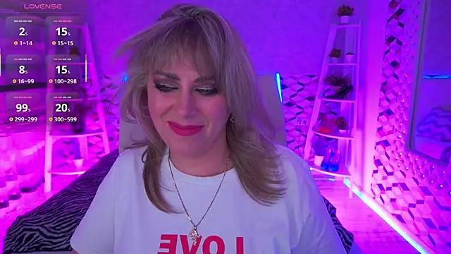 CandyLadyyy webcam show