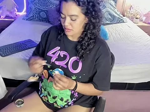 ZiaNoir_'s Live XXX Chat