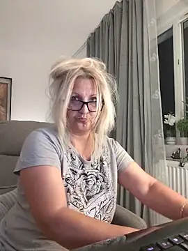 Онлайн чат XXX Divineblond