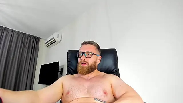 Show modela Findom_guy na web-kameri